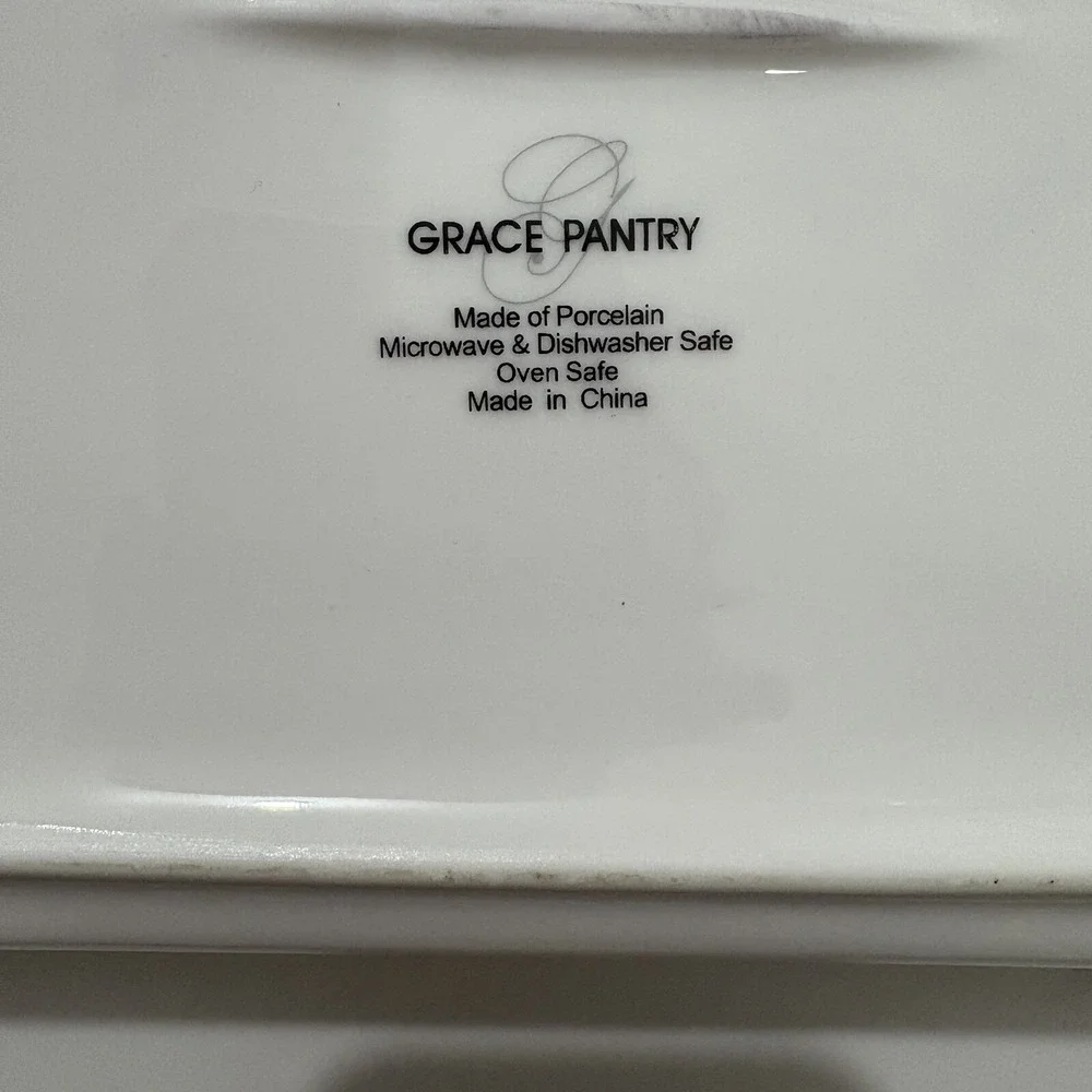 Grace Pantry Lemons, Bees, Butterflies Porcelain Oven Safe Casserole Dish W/ Lid